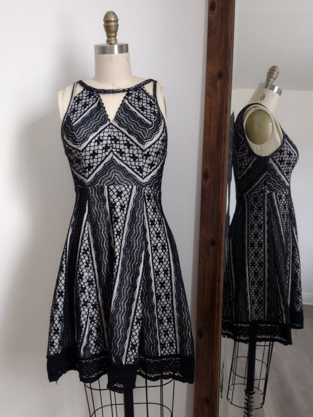 Free People Miss Connections Black Lace Geometric Dress-Size 0